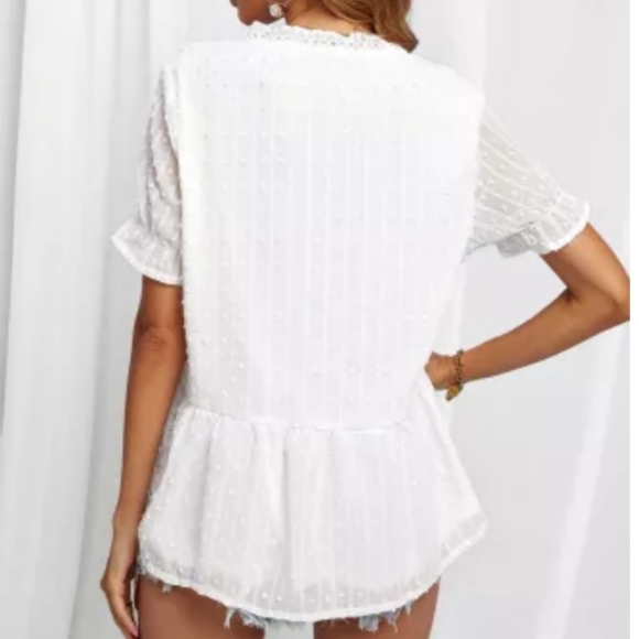 ♥️New boutique white ruffle Swiss dot deep v top - Picture 4 of 10